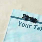 雪の上のクロスカントリー ビーチタオル (インサイチュ)