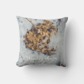 雪の上のホルテンシアの花 クッション (正面)