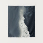 雪の上の暗闇と光は山を覆った タペストリー (正面)