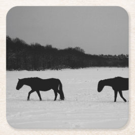 雪の上の馬 スクエアペーパーコースター