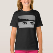 雪の上の馬gca tシャツ (正面)