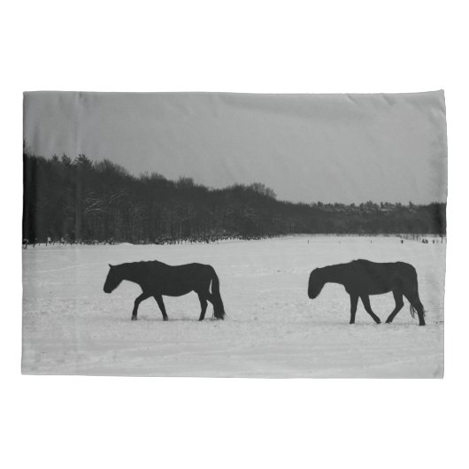 雪の上の馬pccna 枕カバー (裏面)