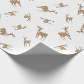 雪の上の黄色い鹿のクリスマスパターン ラッピングペーパー (角)