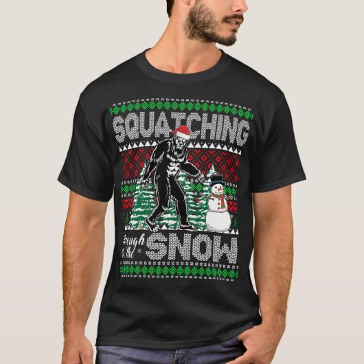 雪の上をスクワット醜いセーターC Tシャツ (正面)