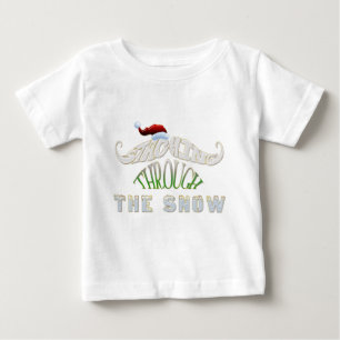 雪の上を歩く ベビーTシャツ