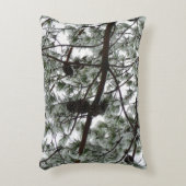 雪の下で松の木の冬の写真 アクセントクッション (正面(垂直))