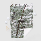 雪の下で松の木の冬の写真 ゴルフタオル (インサイチュ)