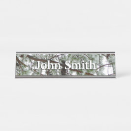 雪の下で松の木の冬の写真 デスクネームプレート