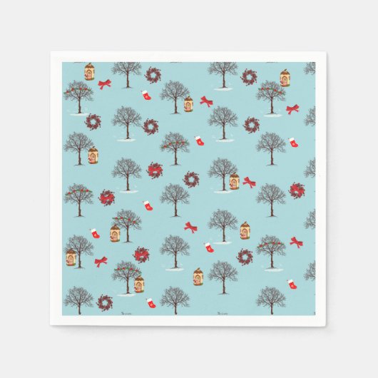 雪の下のクリスマスデコレーションと木 スタンダードカクテルナプキン (正面)