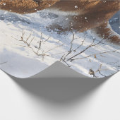 雪の下を歩くマウンテンライオン ラッピングペーパー (角)