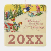 雪の丘を滑る子供たち – ヴィンテージルック セラミックオーナメント (裏面)