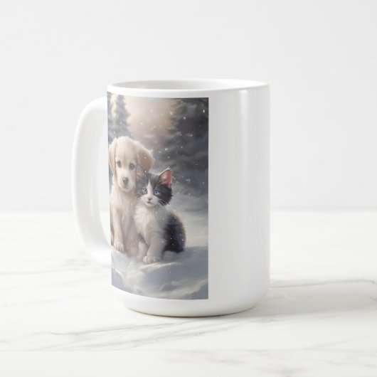 雪の中でかわいい子犬と子猫 コーヒーマグカップ (正面左)