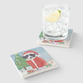 雪の中でクリスマスのプレゼントを贈るベルネーゼ山犬 ストーンコースター (横)