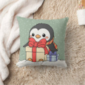 雪の中でクリスマスプレゼントを贈る可愛いペンギン クッション (ブランケット)