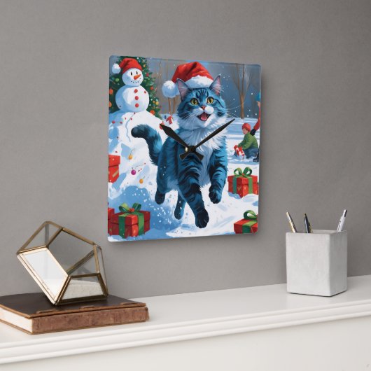 雪の中でクリスマス帽子をかぶったシャム猫 スクエア壁時計 (オフィス)