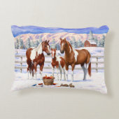雪の中でクリ絵を描ット・ピント・ソレル・クォーターの馬 アクセントクッション (裏面)