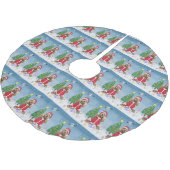 雪の中でコッカースパニエル犬の犬とクリスマスプレゼント ブラッシュドポリエステルツリースカート (アングル)