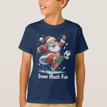 雪の中でサッカーをするサンタ 少年Tシャツ