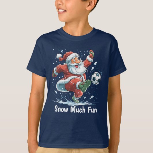 雪の中でサッカーをするサンタ 少年Tシャツ Tシャツ (正面)