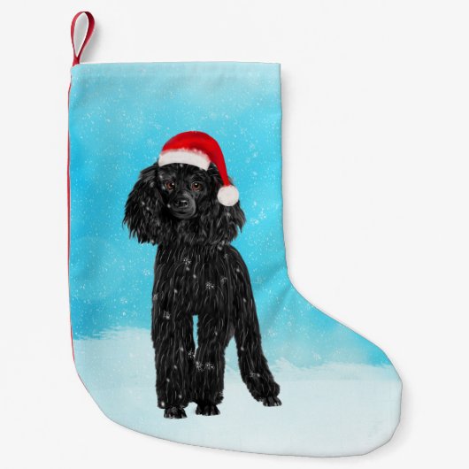 雪の中でサンタ帽をかぶったプードル犬 スモールクリスマスストッキング (正面)