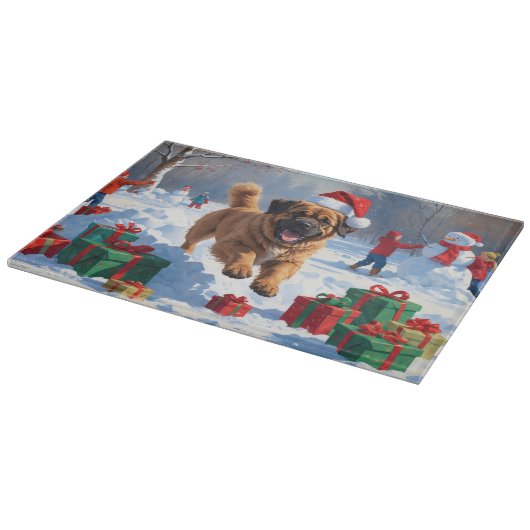 雪の中でチベッ走トのマスチフのクリスマス帽子と カッティングボード (角)
