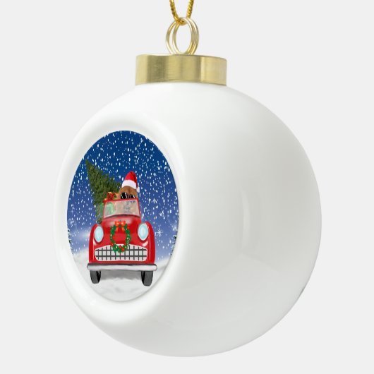 雪の中でチャウ犬を運転する車 セラミックボールオーナメント (右)