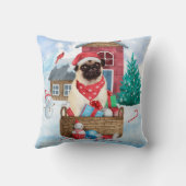 雪の中でパグ犬クリスマスドッグハウス クッション (裏面)
