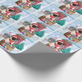 雪の中でパグ犬クリスマスドッグハウス ラッピングペーパー (角)