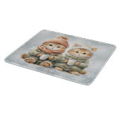 雪の中でホットチョコレートを飲む猫|過去記事 カッティングボード (角)