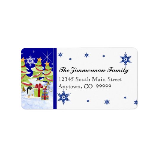 雪の中で冬のワクワクするペンギンベビー ラベル (正面)