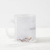 雪の中で可愛いロビンの鳥とハイゲ フロストグラスマグカップ (左)