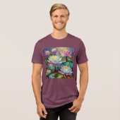 雪の中で咲く上品な蓮の花 トライブレンドTシャツ (正面全面)