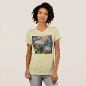 雪の中で咲く上品な蓮の花 Tシャツ (正面フル)