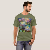 雪の中で咲く上品な蓮の花 Tシャツ (正面フル)