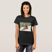 雪の中で子どもそりヴィンテージクリスマス Tシャツ (正面フル)