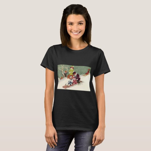 雪の中で子どもそりヴィンテージクリスマス Tシャツ (正面フル)