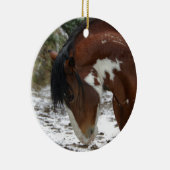 雪の中で突出する セラミックオーナメント (右)