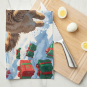 雪の中で走るトルコアンゴラ猫 クリスマスハット キッチンタオル (四つ折り)