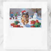 雪の中で走Keeshond Dog Hatとクリスマスハット 長方形シール (バッグ)