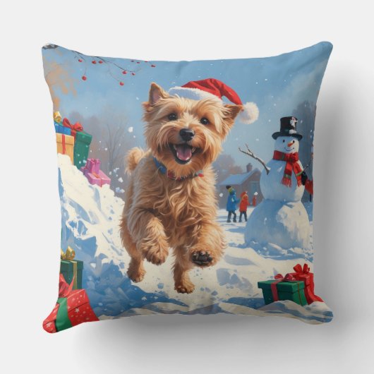 雪の中で走Wheaten Terrier Hatとクリスマスハット クッション (裏面)
