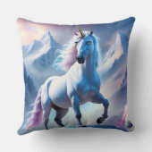 雪の中で魅了されたユニコーンファンタジー クッション (裏面)