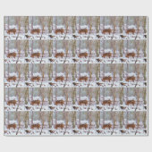 雪の中で鹿、脚をなめる ラッピングペーパー (フラット)