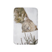 雪の中にいたユキヒョウ バスマット (正面縦)