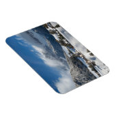 雪の中にドロミート山脈を持つ小さな村 マグネット (右側)