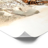 雪の中にベビーが咲く可愛い母タイガー ポスター (角)