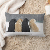 雪の中にラブラドール犬4匹 ランバークッション (ブランケット)