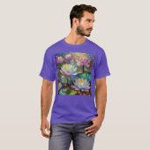 雪の中に咲く上品な蓮の花 Tシャツ (正面フル)