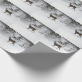 雪の中に立つ鹿 ラッピングペーパー (角)