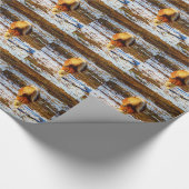 雪の中に茶色とクリームのミニチュアホース。 ラッピングペーパー (角)