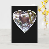 雪の中に赤い鹿スタッグハートグリーティングカード追加文字 カード (黄色い花)